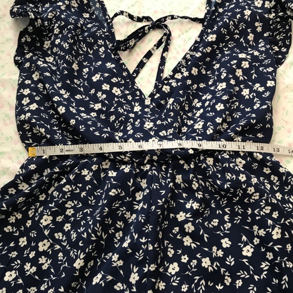 SHEIN Deep V-Neck Frill Tie Accent Floral Romper XS Dark Navy Blue White - Picture 12 of 16